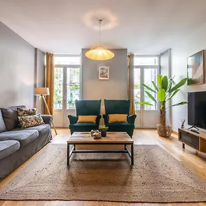 Legazpi, Amplio, Moderno Y Céntrico Apartamento